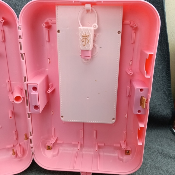 Disney Princess Pink Travel Child Suitcase Playset Suitcase Only EUC - Picture 10 of 13